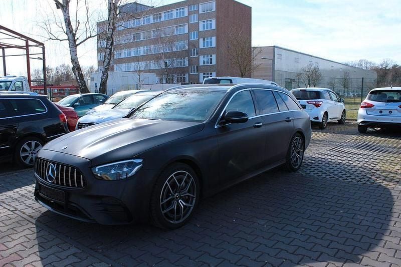 Gebraucht Mercedes E400 Luxury 330 PS (242 kW) 2022 Schwarz Limousine