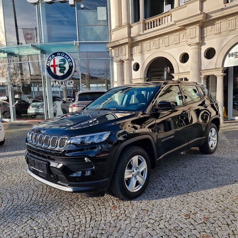 Gebraucht Jeep Compass Altitude 131 PS (96 kW) 2024 Schwarz SUV
