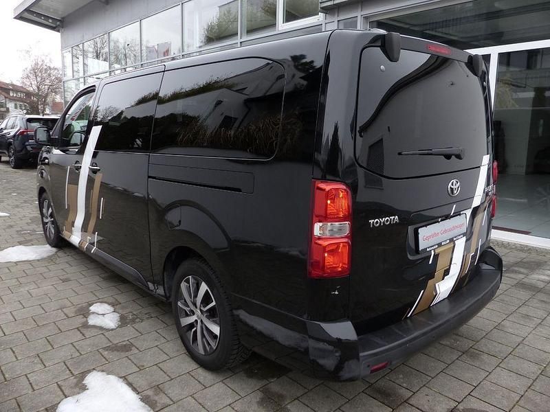 Gebraucht Toyota Proace Verso 144 PS (105 kW) 2022 Schwarz Kombi