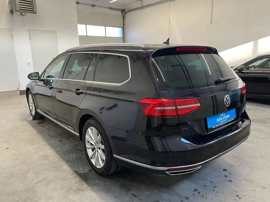 Gebraucht VW Passat Highline 239 PS (175 kW) 2016 Schwarz Kombi