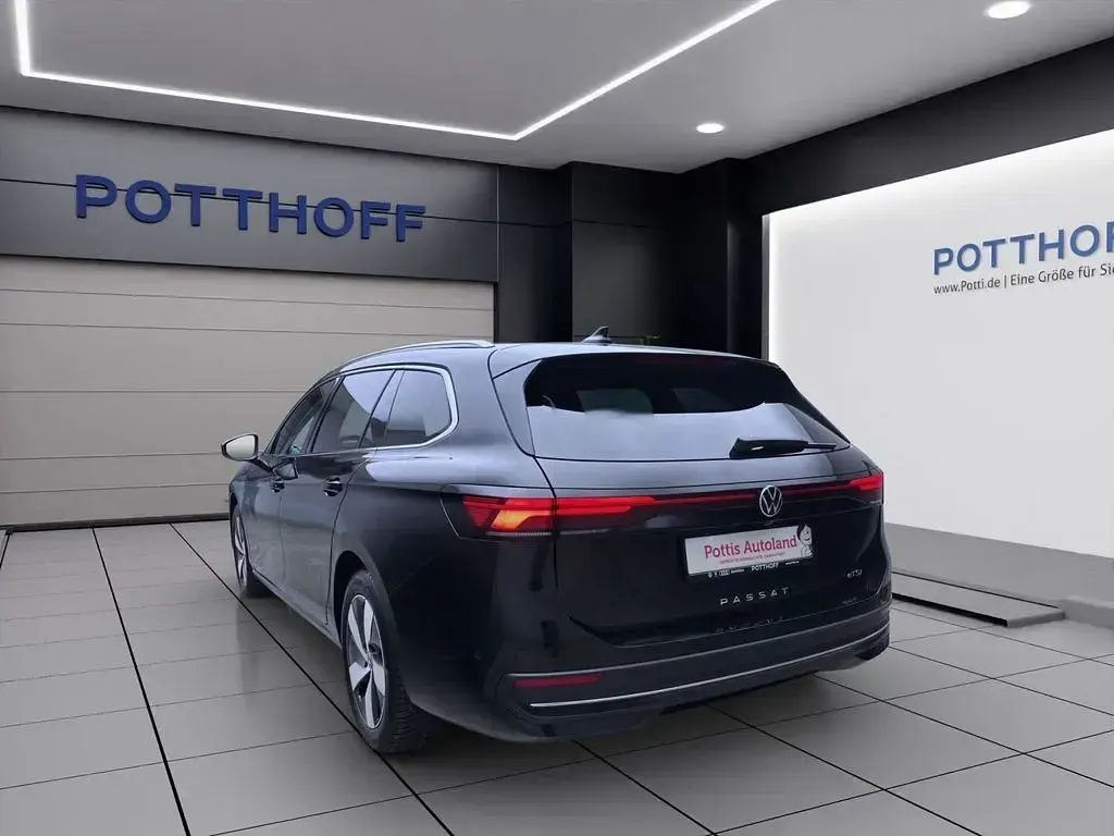 Usata VW Passat Business 150 CV (110 kW) 2025 Nero Station wagon