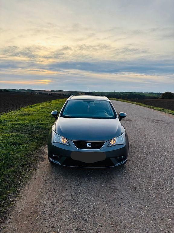 Grau Gebraucht 2014 Seat Ibiza Style Limousine | 4.000 € (Superpreis) - Bild 1/4