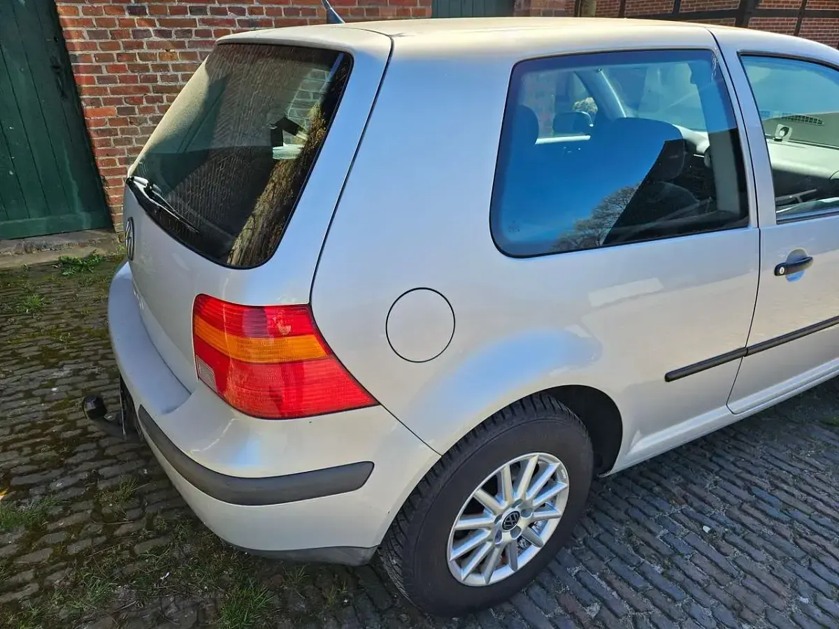 Gebraucht VW Golf III 75 PS (55 kW) 1999 Silber Kleinwagen