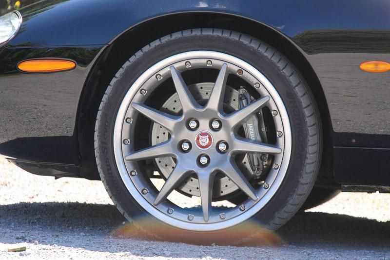 Gebraucht Jaguar XKR 363 PS (266 kW) 2001 Schwarz Cabrio