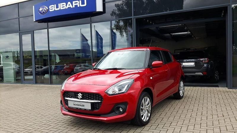 Rot Gebraucht 2023 Suzuki Swift Comfort Limousine | 17.790 € (Fairer Preis) - Bild 1/4