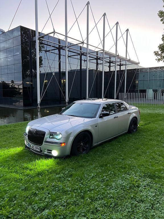 Beige Gebraucht 2007 Chrysler 300C Limousine | 7.900 € (Teuer) - Bild 1/4