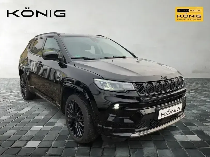 Usado Jeep Compass Altitude 131 HP (96 kW) 2023 Preto SUV