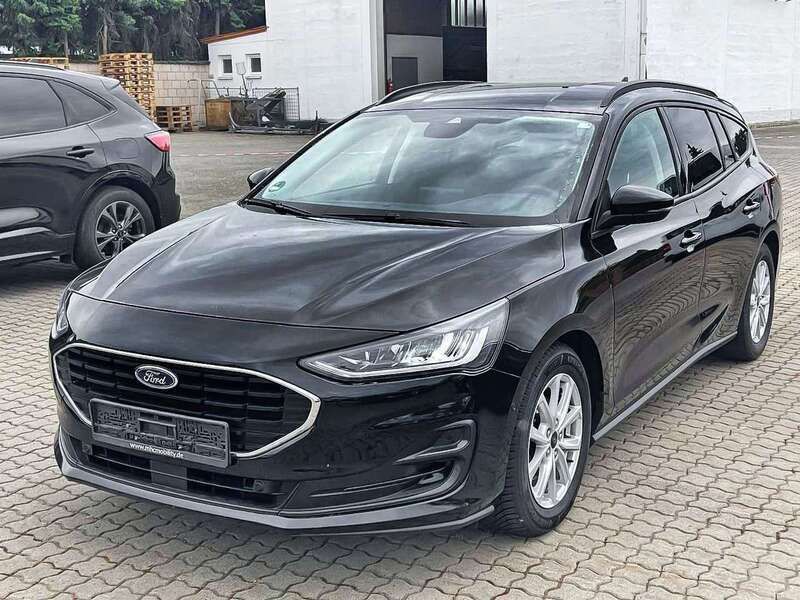 Schwarz Gebraucht 2022 Ford Focus Cool & Connect Kombi | 18.950 € (Superpreis) - Bild 1/4