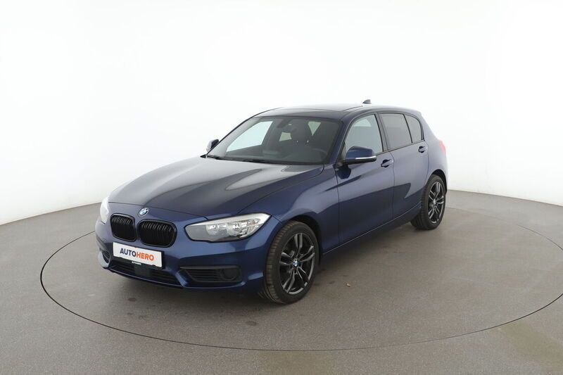 Blau Gebraucht 2019 BMW 118 Sport Line Kleinwagen | 17.620 € (Fairer Preis) - Bild 1/4