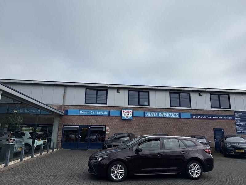 Braun Gebraucht 2020 Toyota Corolla Active Kombi | 12.450 € - Bild 1/4