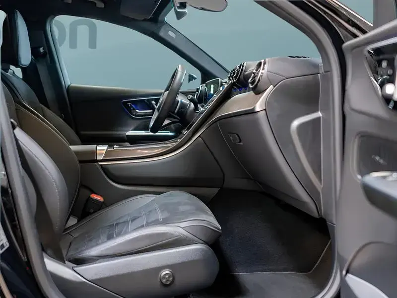 Gebraucht Mercedes GLC220 197 PS (144 kW) 2023 Schwarz SUV
