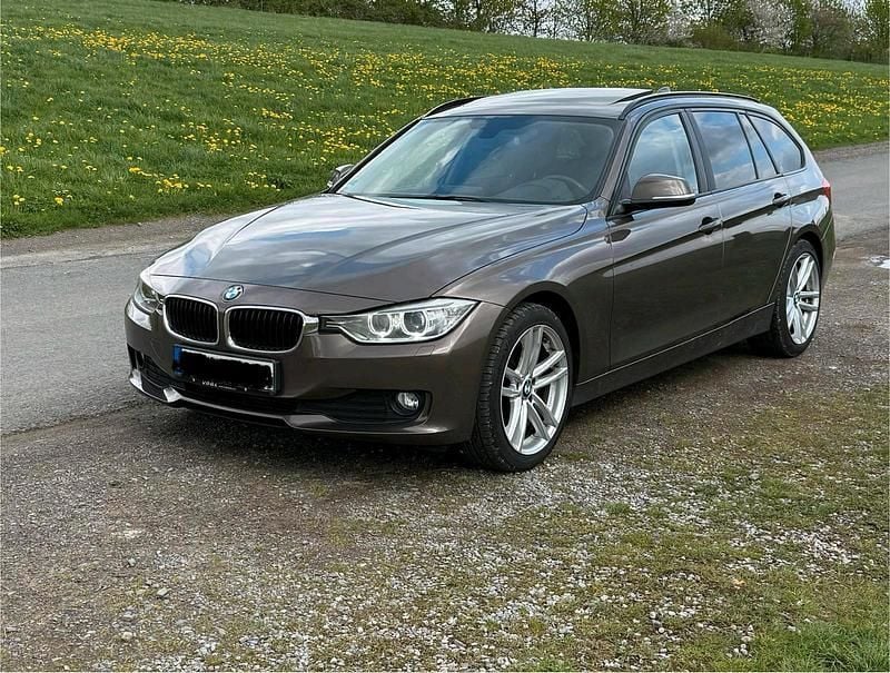 Andere farben Gebraucht 2013 BMW 320 Kombi | 9.300 € (Guter Preis) - Bild 1/4