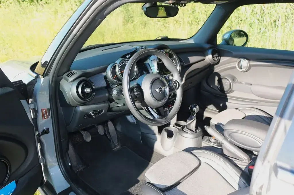 Gebraucht Mini Cooper 136 PS (100 kW) 2018 Grau Kleinwagen