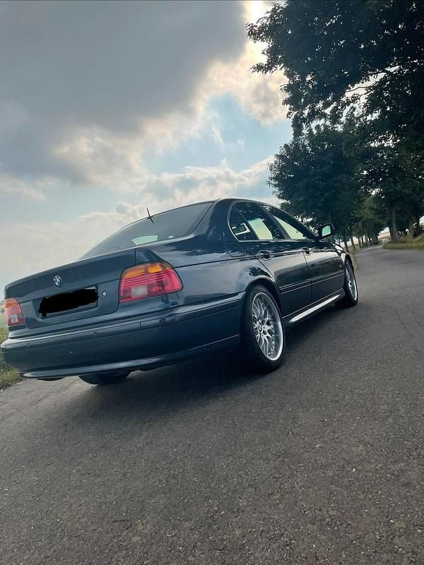 Second-hand BMW 525 192 CP (141 kW) 2002 Albastru Berlinǎ
