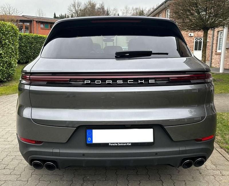 Gebraucht Porsche Cayenne 470 PS (345 kW) 2023 Grau SUV