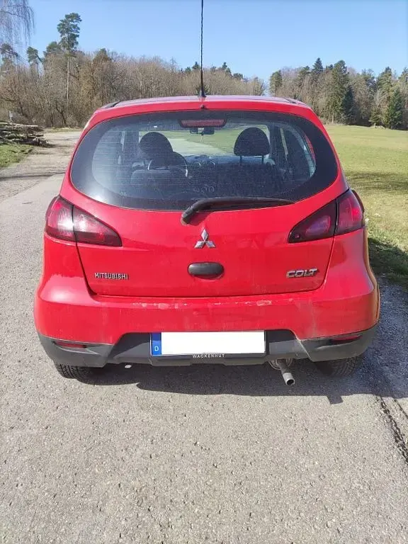 Gebraucht Mitsubishi Colt 75 PS (55 kW) 2013 Rot Limousine