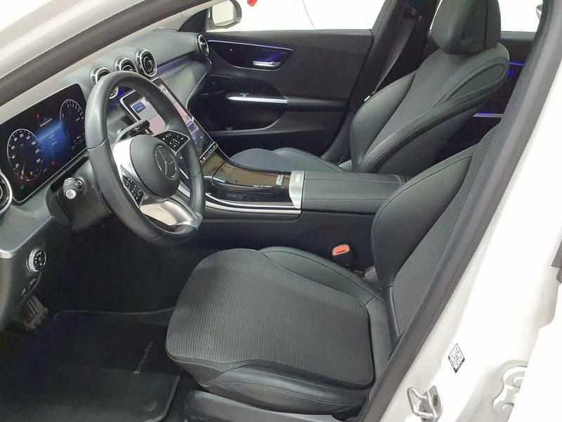 Gebraucht Mercedes C300e Avantgarde 204 PS (150 kW) 2023 Manufaktur opalithweiß bright Kombi