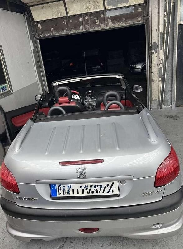Grau Gebraucht 2001 Peugeot 206 CC Cabrio | 2.350 € (Fairer Preis) - Bild 1/4
