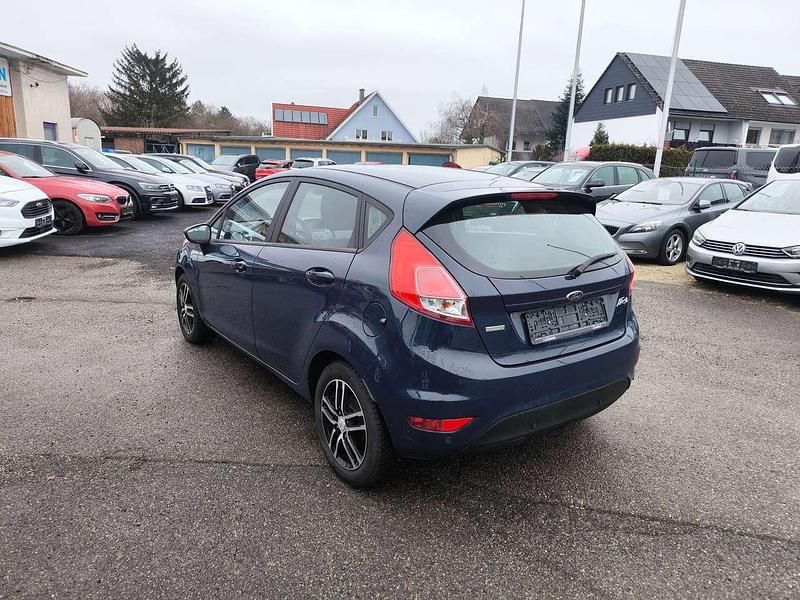 Gebraucht Ford Fiesta Trend 101 PS (74 kW) 2018 Blau Kleinwagen