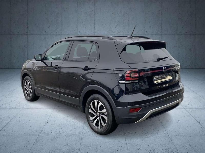 Gebraucht VW T-Cross Active 110 PS (80 kW) 2021 Deep black perleffekt (metallic) SUV