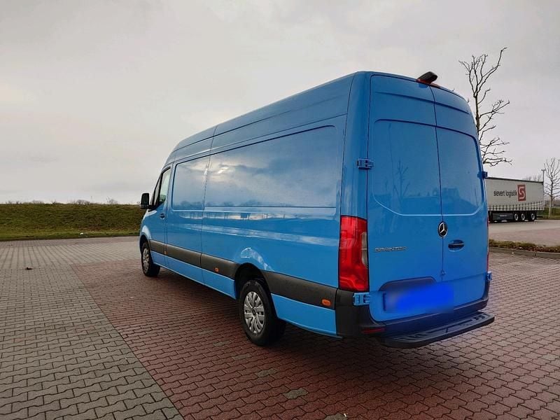 Gebraucht Mercedes Sprinter 170 PS (125 kW) 2022 Blau Van