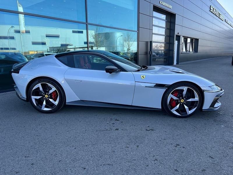 Neu Ferrari 12 Cilindri 829 PS (609 kW) 2025 Weiß