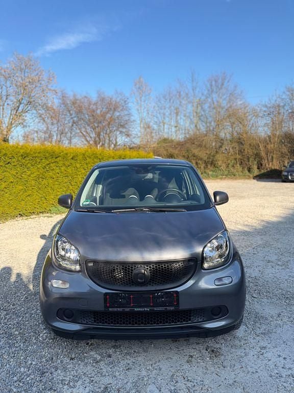 Gebraucht Smart ForFour Basis 71 PS (52 kW) 2019 Grau Kleinwagen
