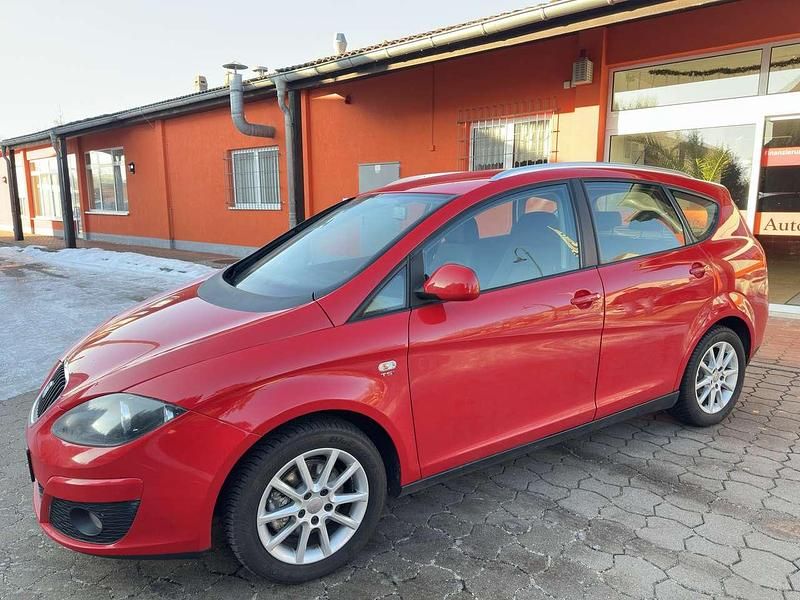 Gebraucht Seat Altea XL Ecomotive 105 PS (77 kW) 2011 "emocion" rot Van / Kleinbus
