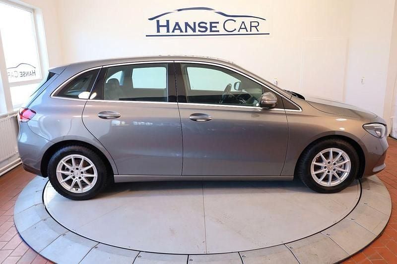 Gebraucht Mercedes B200 150 PS (110 kW) 2019 Grau Van / Kleinbus