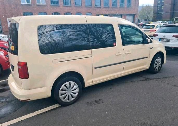 Gelb Gebraucht 2017 VW Caddy Maxi Van / Kleinbus | 5.500 € - Bild 1/4