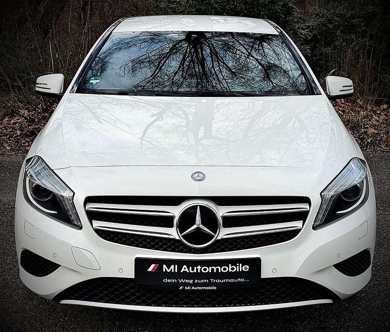 Gebraucht Mercedes A180 109 PS (80 kW) 2012 Weiß Limousine