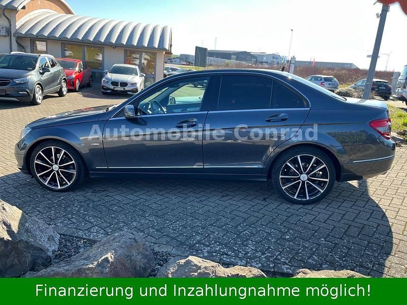 Gebraucht Mercedes C200 136 PS (100 kW) 2011 Grau Limousine