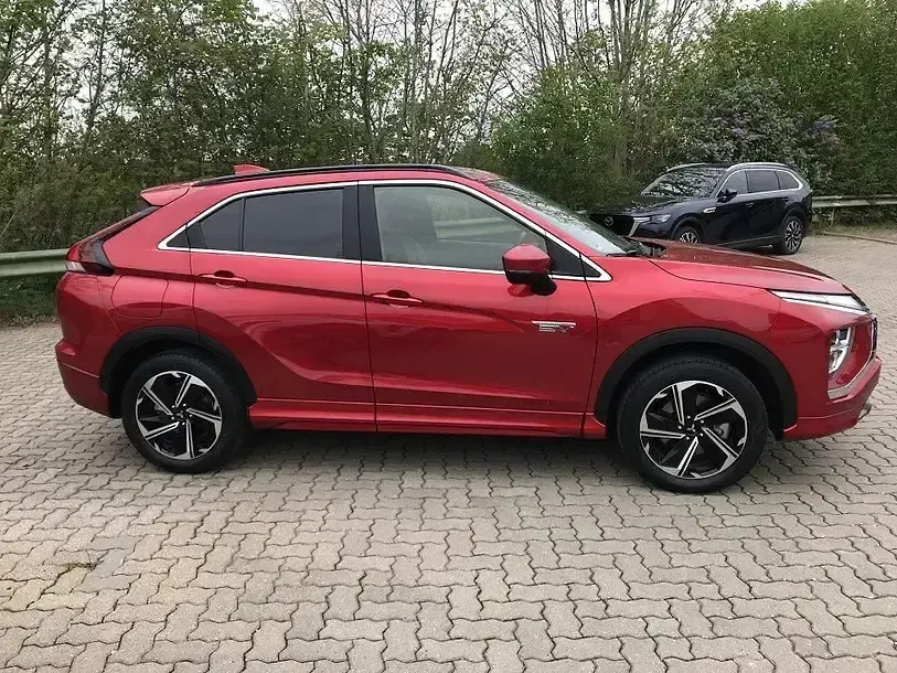 Gebraucht Mitsubishi Eclipse Cross Plus 98 PS (72 kW) 2022 Dynamik rot (d) SUV