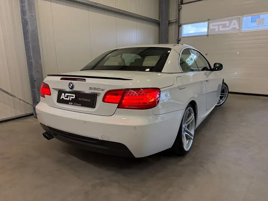 Gebraucht BMW 325 Cabriolet M Sport 204 PS (150 kW) 2012 Weiß Cabrio