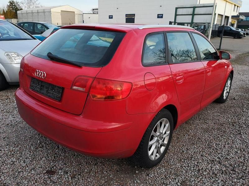 Gebraucht Audi A3 Ambiente 116 PS (85 kW) 2006 Rot Kleinwagen