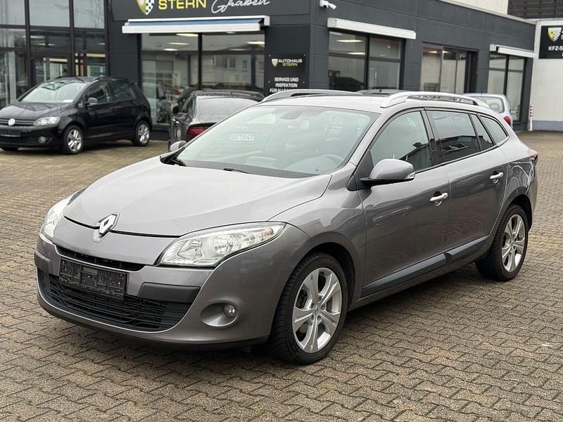 Grau Gebraucht 2011 Renault Mégane GrandTour Dynamique Kombi | 3.990 € (Fairer Preis) - Bild 1/4