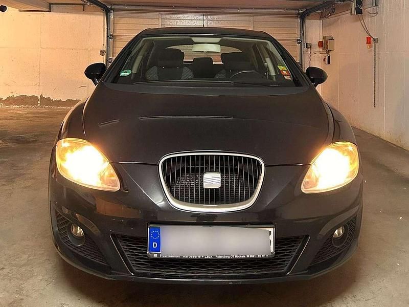 Schwarz Gebraucht 2010 Seat Leon Limousine | 3.900 € (Fairer Preis) - Bild 1/4