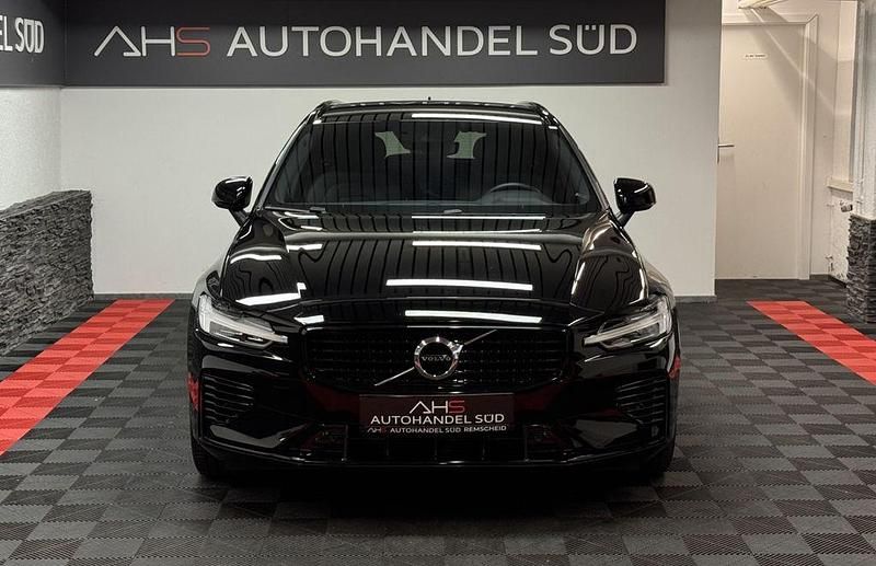 Gebraucht Volvo V60 R-Design 253 PS (186 kW) 2021 Schwarz Kombi