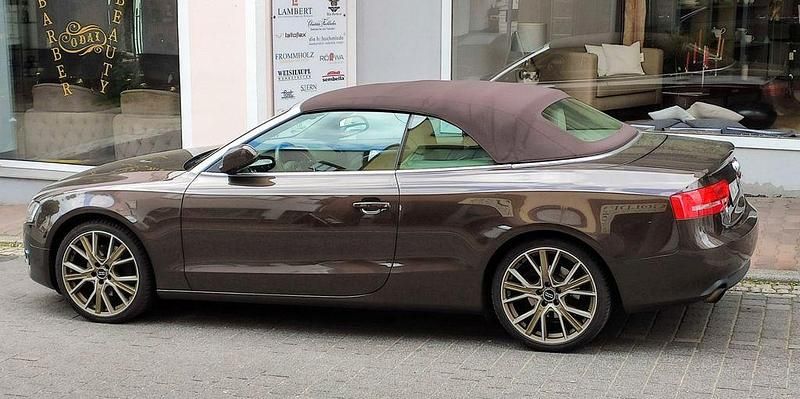 Braun Gebraucht 2011 Audi A5 Cabriolet Sport Cabrio | 18.000 € - Bild 1/4