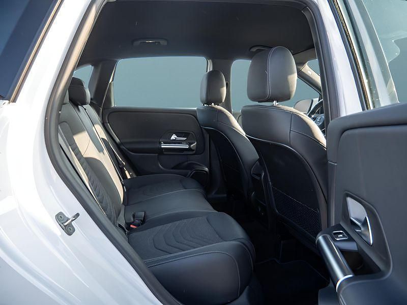 Gebraucht Mercedes B250e 218 PS (160 kW) 2025 Weiß Van / Kleinbus