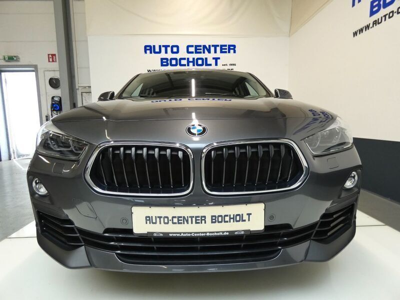 Grau Gebraucht 2018 BMW X2 Advantage SUV | 21.900 € (Guter Preis) - Bild 1/4