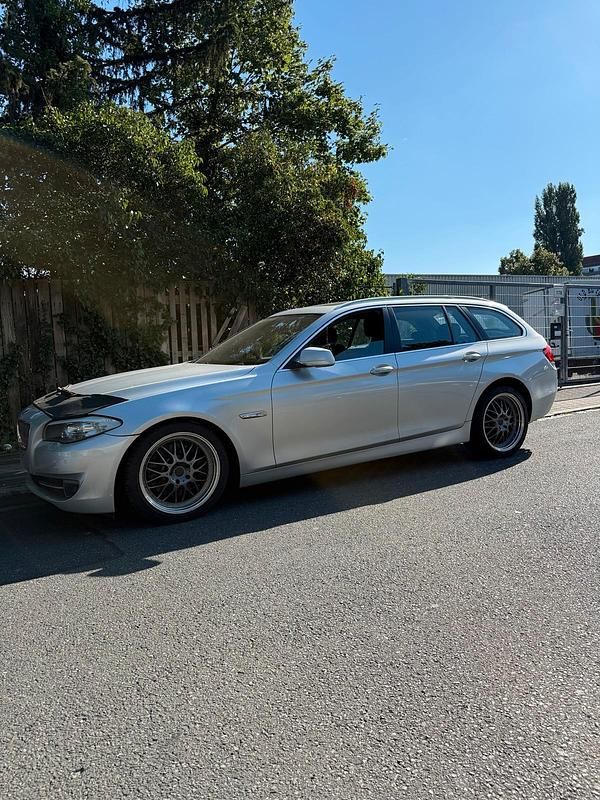 Gebraucht BMW 528 245 PS (180 kW) 2012 Silber Kombi