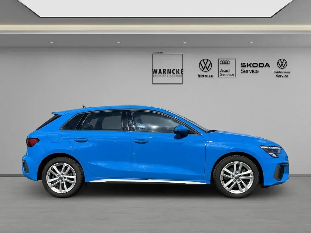 Używany Audi e-tron S-Line 204 KM (150 kW) 2021 Niebieski SUV