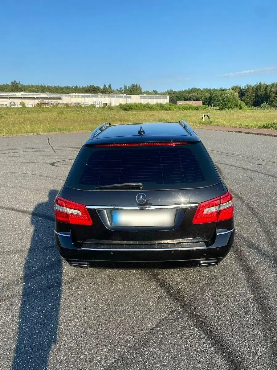 Gebraucht Mercedes E200 Avantgarde 184 PS (135 kW) 2012 Schwarz Kombi