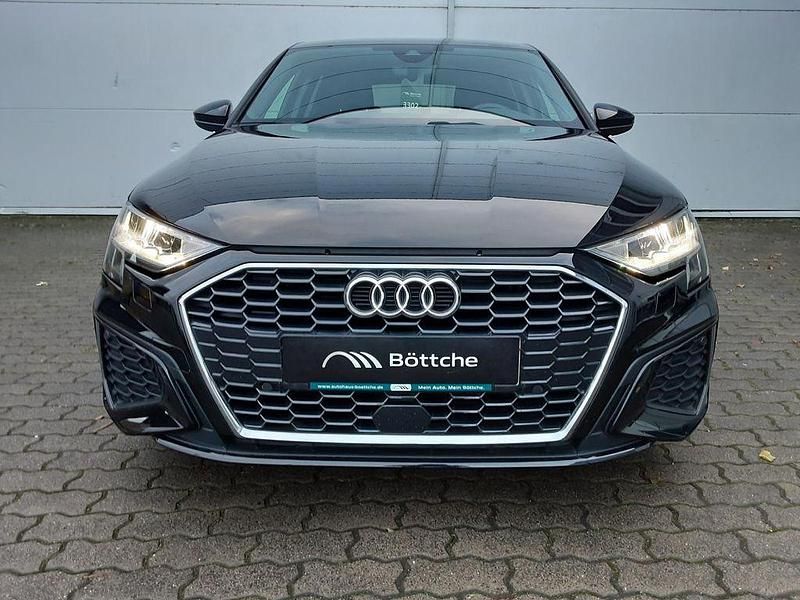 Gebraucht Audi A3 e-tron S-Line 110 PS (80 kW) 2024 Mythosschwarz Kleinwagen