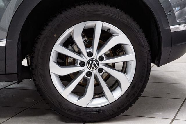 Gebraucht VW T-Roc Style 150 PS (110 kW) 2024 Grau SUV