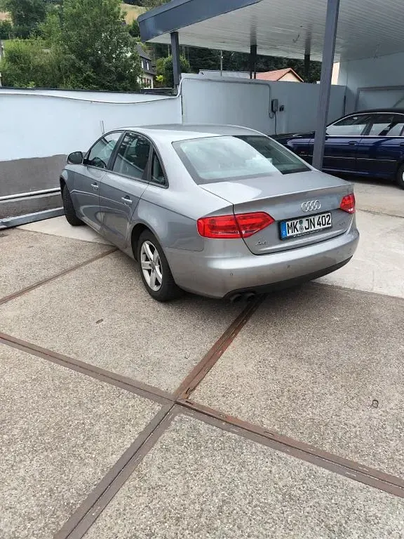 Gebraucht Audi A4 Attraction 120 PS (88 kW) 2009 Grau Limousine