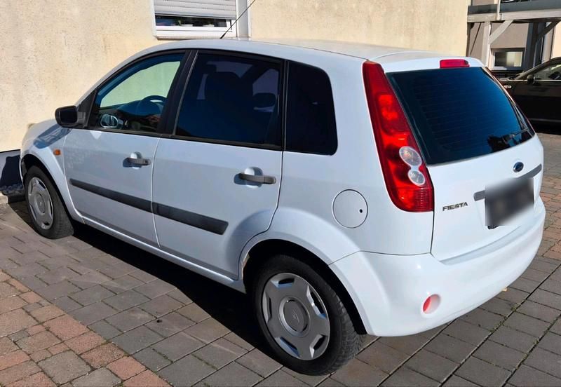 Gebraucht Ford Fiesta Fun X 60 PS (44 kW) 2007 Weiß Kleinwagen