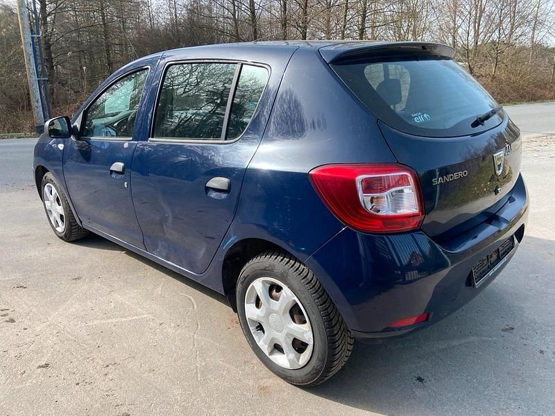Gebraucht Dacia Sandero 75 PS (55 kW) 2014 Violet Limousine