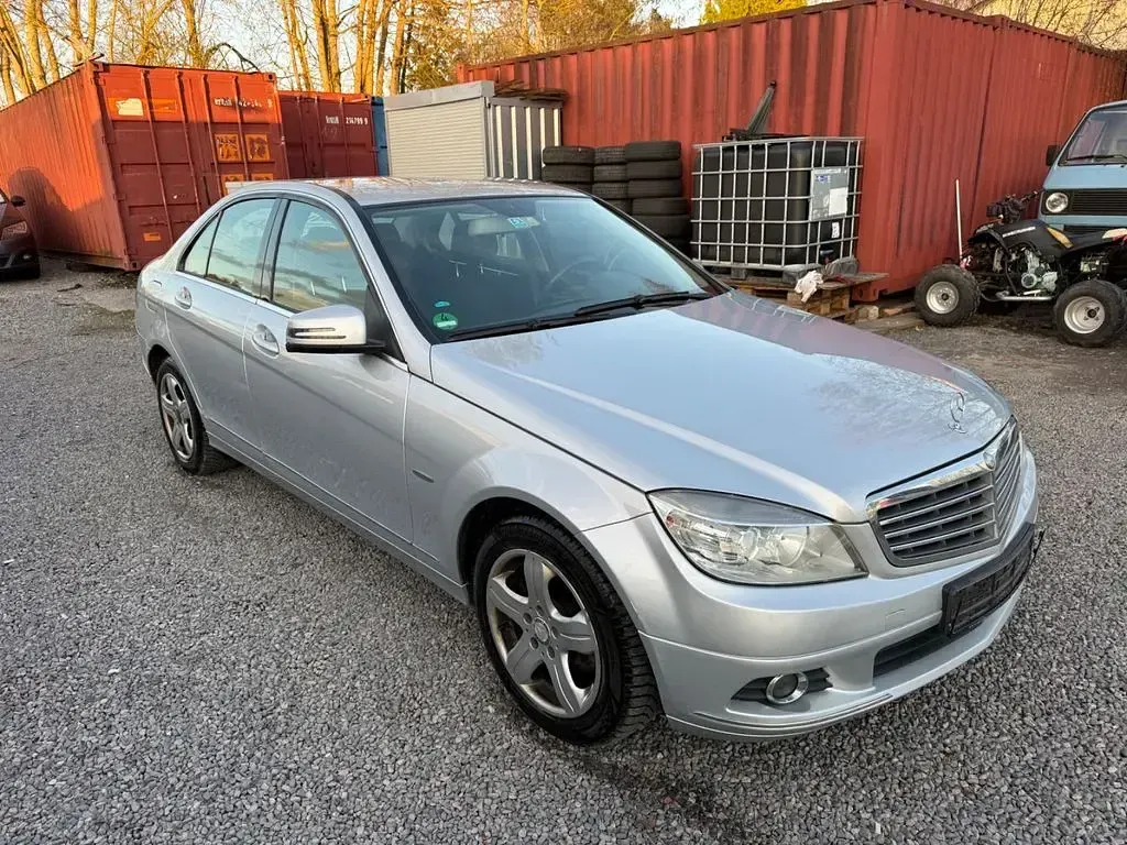 Gebraucht Mercedes C180 156 PS (114 kW) 2008 Silber Limousine